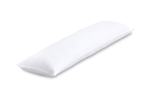 Ein langes, weißes Kirschkernkissen mit einer glatten Oberfläche, das gegen einen schwarzen Hintergrund liegt.