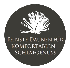 Schwarzes rundes Logo mit einer stilisierten Feder in der Mitte und dem Text "Feinste Daunen für komfortablen Schlafgenuss" darunter.